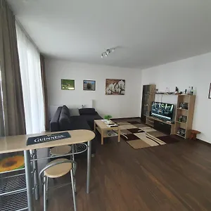 verificați disponibilitatea